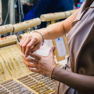 Study: 40% of travelers buy jewelry on vacation. Here's how to do it right.
